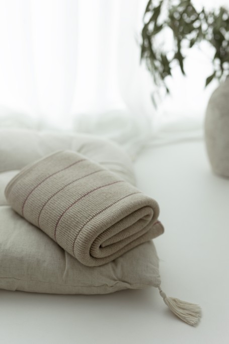 Kocyk ze 100% wełny merino warm beige Lines - premium collection - MY MEMI