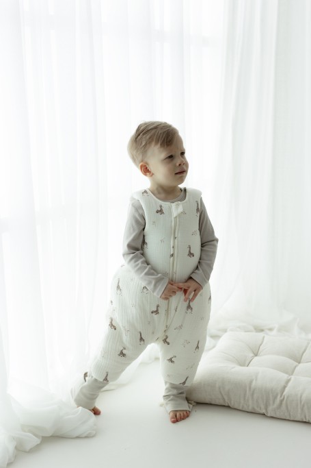 Bio Baumwolle Musselin Babyschlafsack mit Beinen 1 - 3 Jahre 2.5 TOG - giraffes - MY MEMI