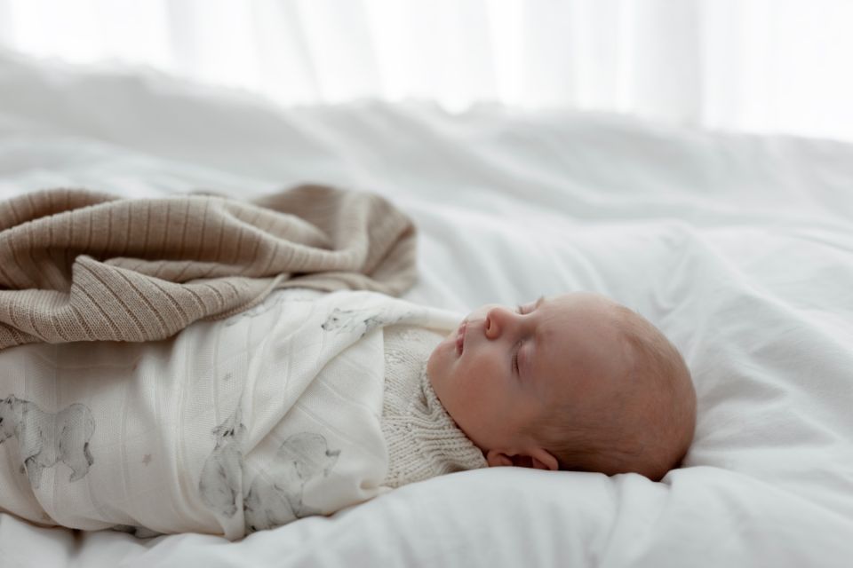 Decke aus 100 % Merinowolle Warm Beige in Streifen – Premium-Kollektion - MY MEMI