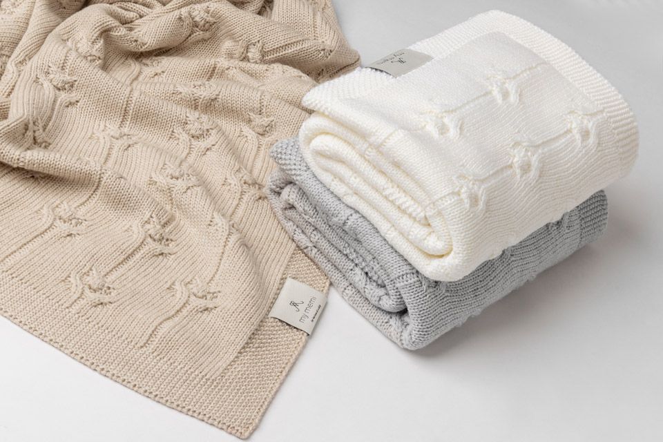Babydecke aus 100% Merinowolle Warm Beige Floral – Premium Collection