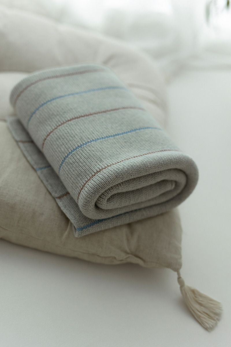 Babydecke aus 100% Merinowolle Light Grey Lines - Premium Collection