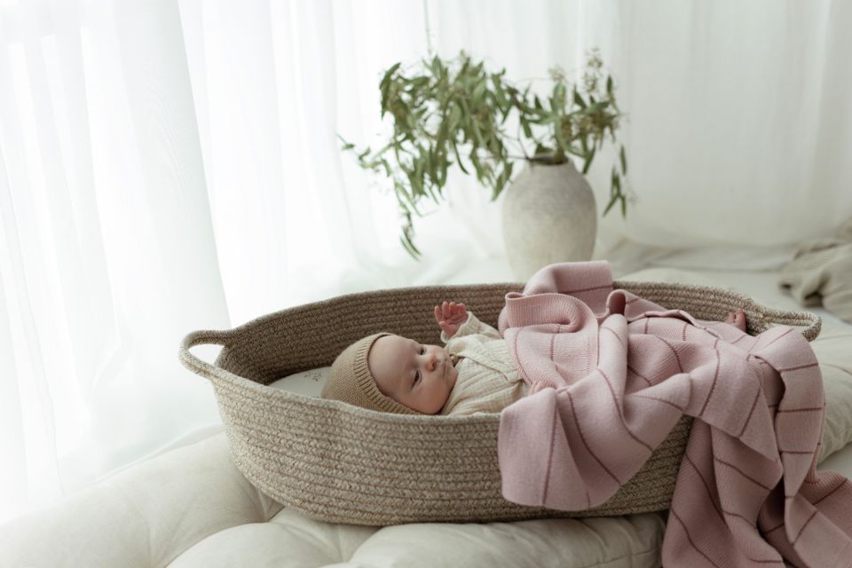 Babydecke aus 100% Merinowolle Powder Pink Lines - Premium Collection
